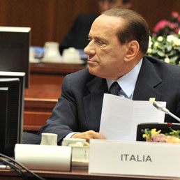 Berlusconi: «Riforma delle pensioni domani in Cdm, parlerò con Bossi». L'età del ritiro salirà a 67 anni, abolite quelle di anzianità (AP Photo)