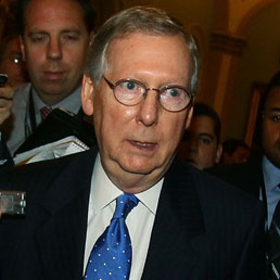Il senatore Mitch McConnell (Afp)