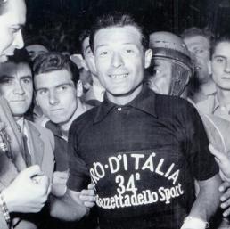 Addio a Nani Pinarello, da «maglia nera» a gigante della bici italiana - Il  Sole 24 ORE